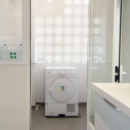 Edificio Plaza Apartman *